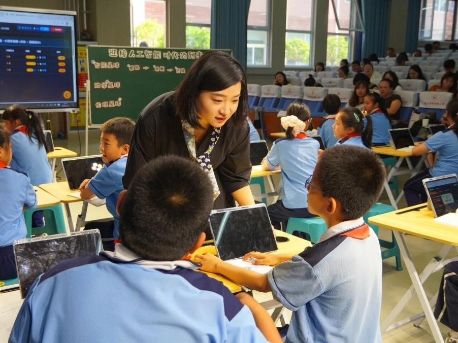 Smart education opens new possibilities for every student in Yinchuan Smart education opens new possibilities for every student in Yinchuan