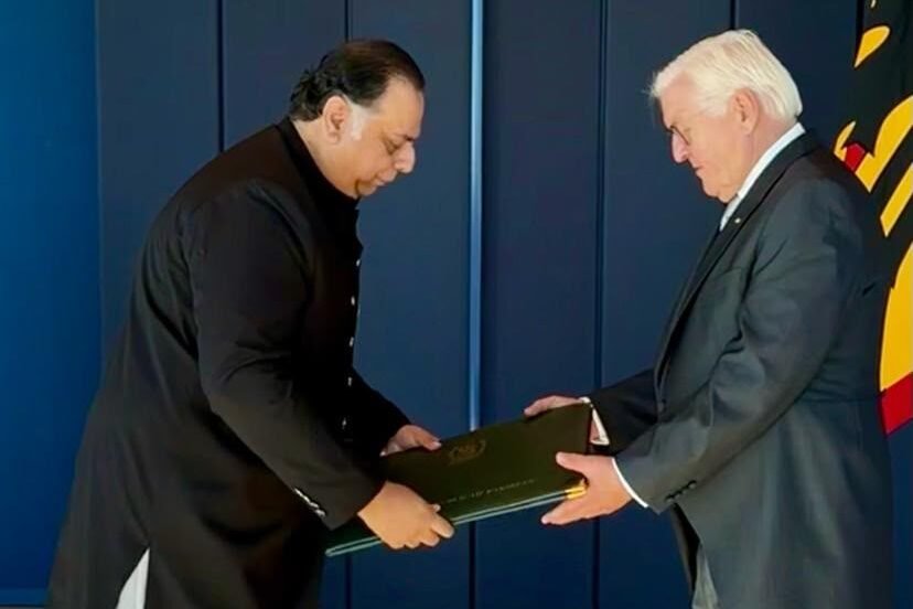 Pakistan’s Ambassador Salman Sharif presents credentials to German President
